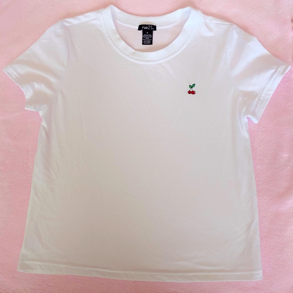 White Cherry Top Rue 21 🍒